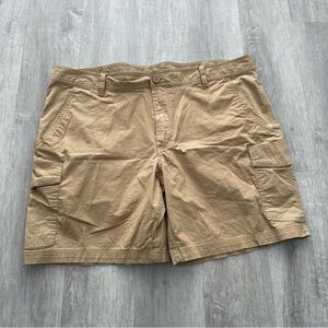 Columbia Men's 40W 8L Omni Shade Regular Fit Nylon Khaki Cargo Outdoor Shorts.